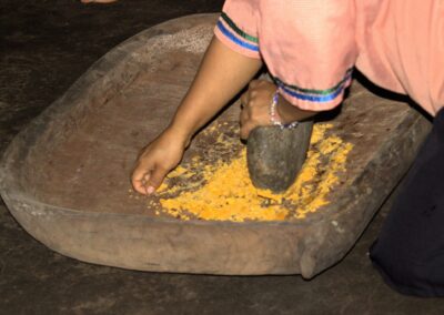 Preparación de la guayusa en Sacha Waysa